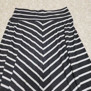 AB Studio Gray and White A-Line Skirt